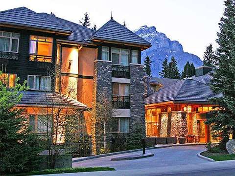 Accommodation - Royal Canadian Lodge - Exterior view - Banff