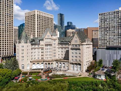 Accommodation - Fairmont Hotel Macdonald - Exterior view - Edmonton