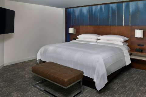 Accommodation - Toronto Marriott City Centre Hotel - Guest room - Toronto