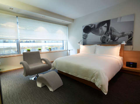 Accommodation - Hotel Le Germain Maple Leaf Square - Guest room - Toronto