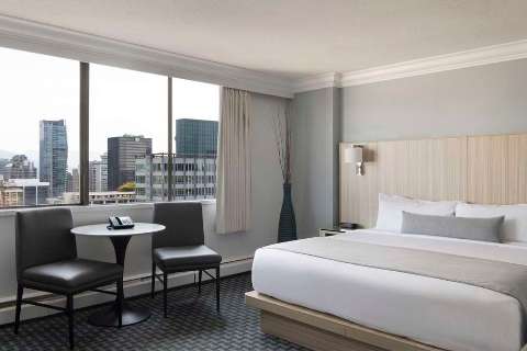 Accommodation - Century Plaza Hotel - Suite - Vancouver