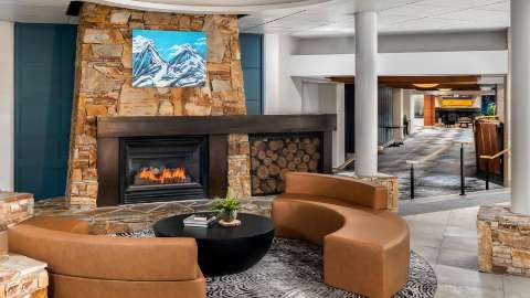 Accommodation - Hilton Whistler Resort and Spa - Lobby view