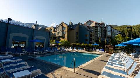 Accommodation - Hilton Whistler Resort and Spa - Pool view