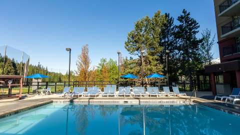 Accommodation - Hilton Whistler Resort and Spa - Pool view