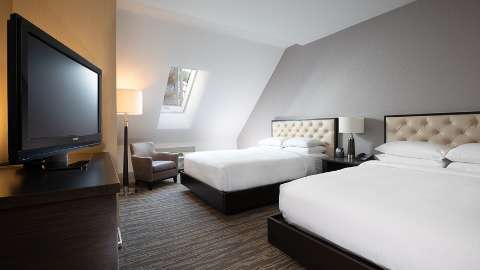 Accommodation - Hilton Whistler Resort and Spa - Guest room