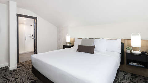 Accommodation - Crystal Lodge Whistler