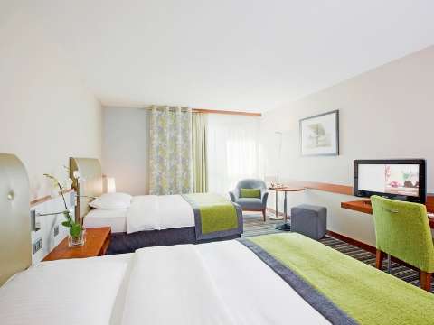 Accommodation - Movenpick Hotel Zurich Airport - Guest room - Zurich