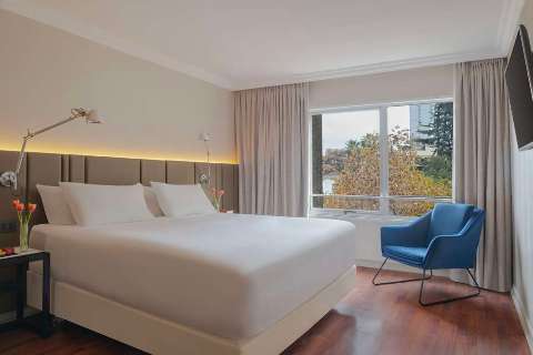 Accommodation - NH Ciudad de Santiago - Guest room - Santiago de Chile