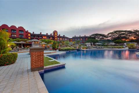 Accommodation - Los Suenos Marriott Ocean & Golf Resort - Pool view - PLAYA HERRADURA