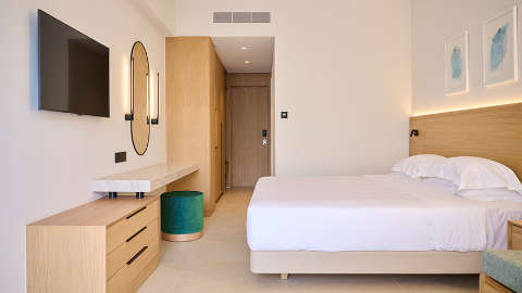 Accommodation - Sunrise Emerald - Guest room