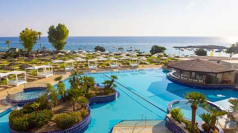 Acomodação - Capo Bay - Vista para a Piscina - Protaras