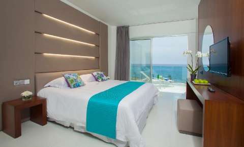 Accommodation - King Evelthon Beach Hotel & Resort - Guest room - PAPHOS