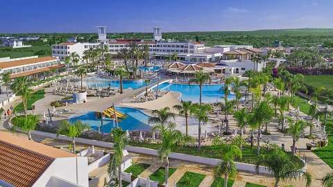 Unterkunft - Olympic Lagoon Resort Agia Napa - Ansicht der Pool - Ayia Napa