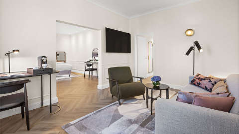 Guest room
