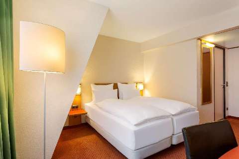 Accommodation - NH Berlin City Ost - Guest room - BERLIN