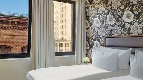 Accommodation - H10 Berlin Ku'Damm - Guest room - Berlin