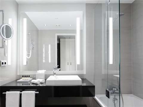 Accommodation - Pullman Berlin Schweizerhof - Guest room - BERLIN