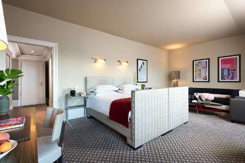 Guest room