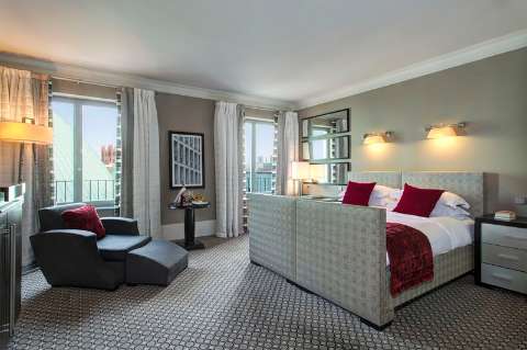 Guest room