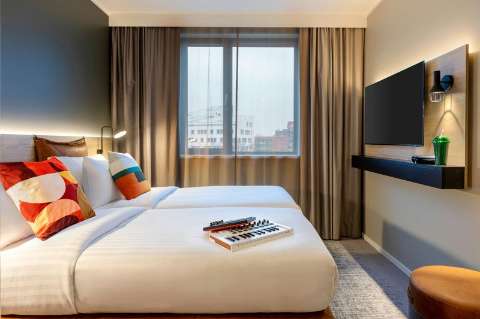 Alojamiento - Moxy Berlin Ostbahnhof - Habitación - Berlim