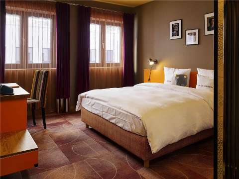 Accommodation - 25hours Hotel Frankfurt The Trip - Guest room - Frankfurt