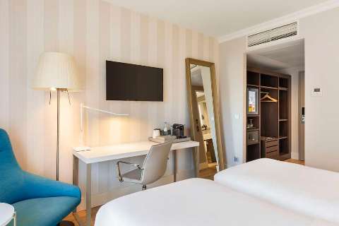 Accommodation - NH Hamburg Mitte - Guest room - Hamburg