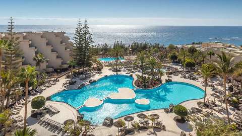 Accommodation - Barcelo Lanzarote Active Resort - Pool view - Lanzarote