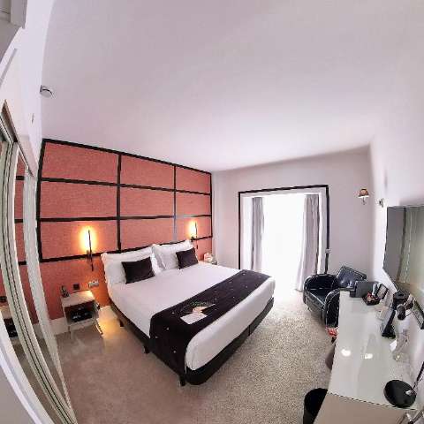 Guest room