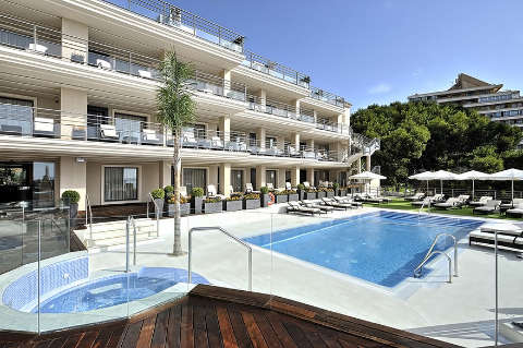 Accommodation - Vincci Seleccion Aleysa Boutique & Spa - Pool view - Andalucia