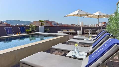 Accommodation - H10 Casanova  - Pool view - Barcelona