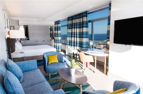Guest room