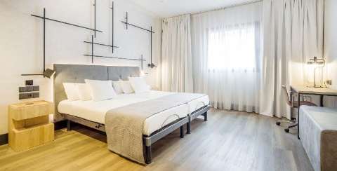 Accommodation - Hotel ILUNION San Mamés - Guest room - Bilbao