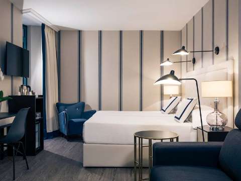 Guest room