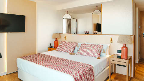 Guest room