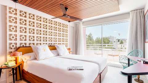 Guest room