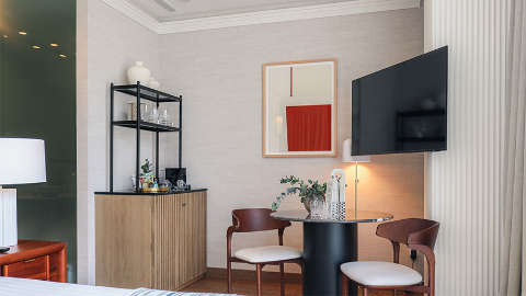Guest room