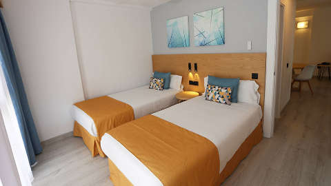 Guest room