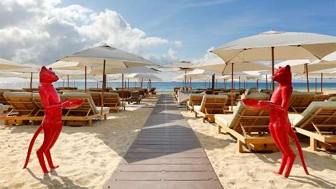 Accommodation - Anything Can Happen Suite Stage Vw - Beach