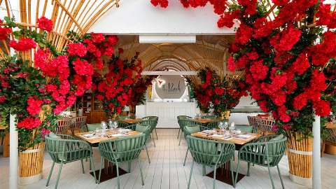 Accommodation - Anything Can Happen Suite Stage Vw - Restaurant