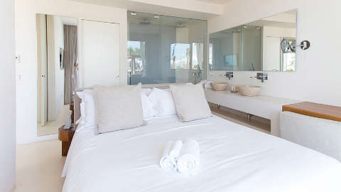 Accommodation - Destino Pacha Ibiza Hotel & Resort - Ibiza