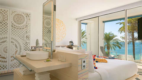 Guest room
