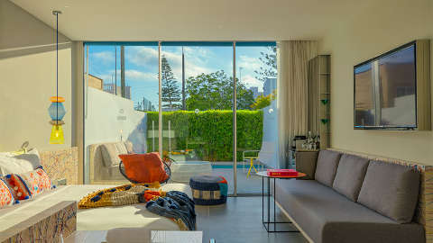 Guest room