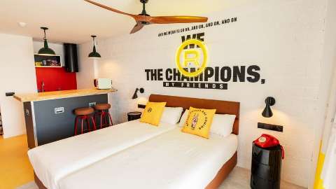Guest room