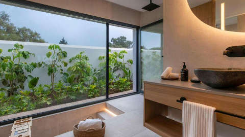 Guest room