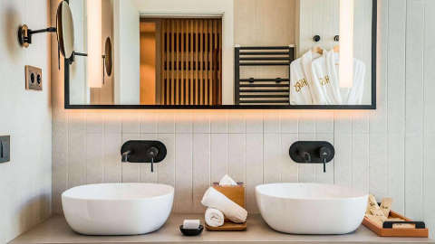 Guest room