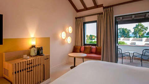 Guest room