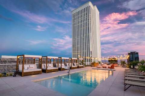 Accommodation - Canopy by Hilton Madrid Castellana - Pool view - Madrid