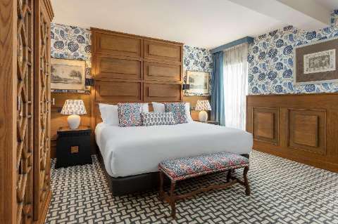 Guest room