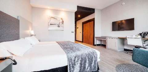 Accommodation - Ilunion Atrium - Guest room - MADRID
