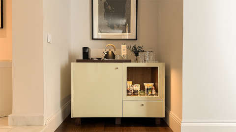 Guest room